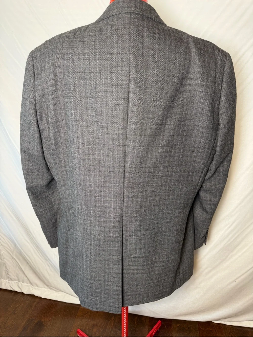 Joseph & Feiss Gold Gray Plaid Two-Button Sport Coat…44R